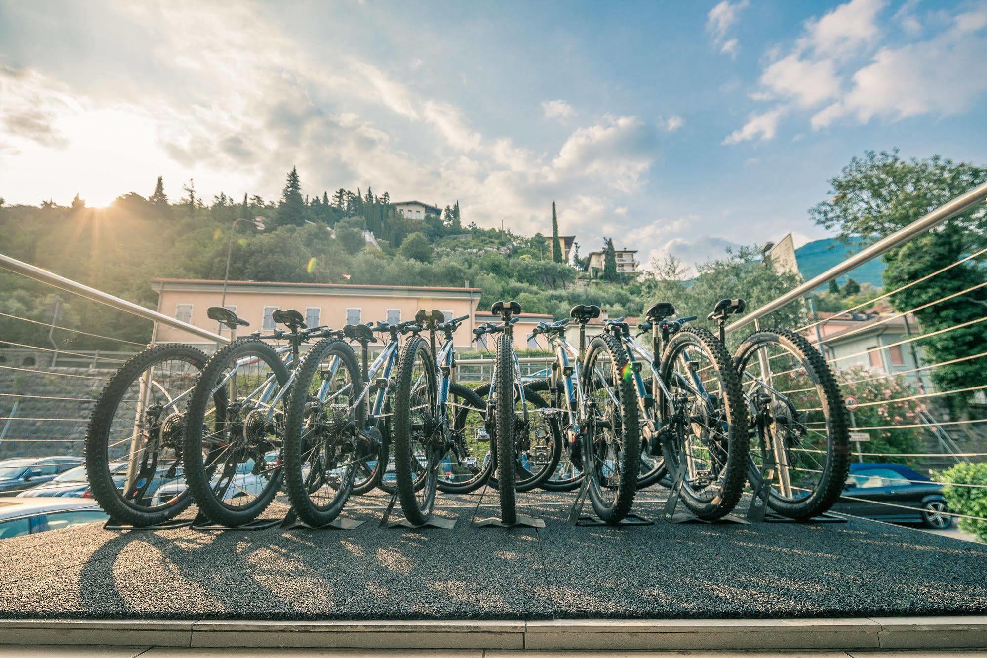 Caravel Bike Hotel Torbole Sul Garda Exterior photo