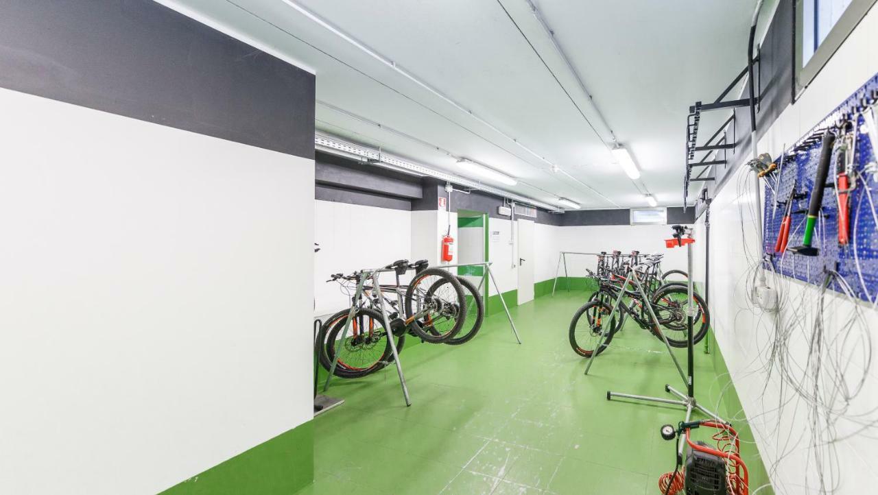 Caravel Bike Hotel Torbole Sul Garda Exterior photo